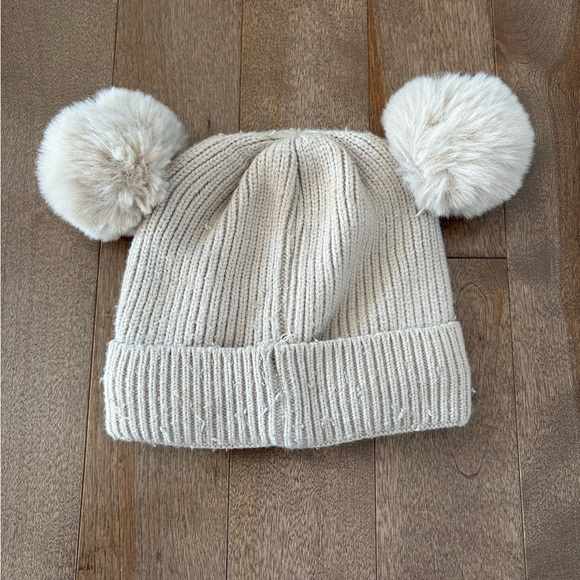 Beanie with pompom - Picture 2 of 3